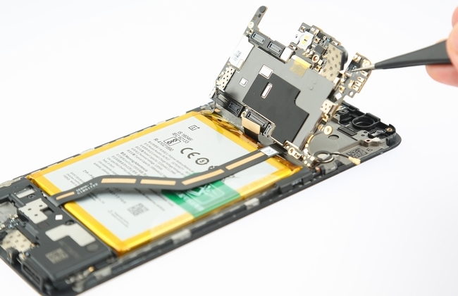 1498381653_oneplus-5-teardown-5-600x400.jpg